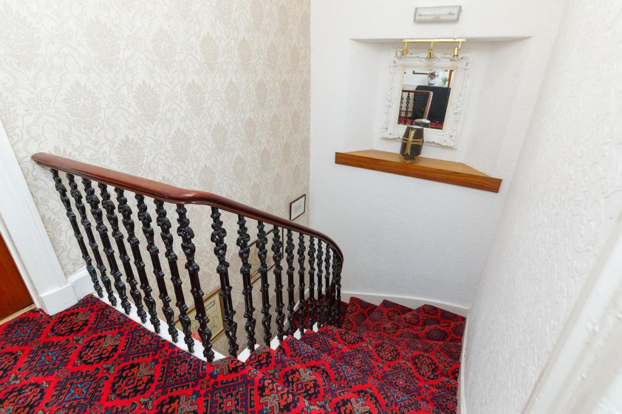 Castle Walk 3*