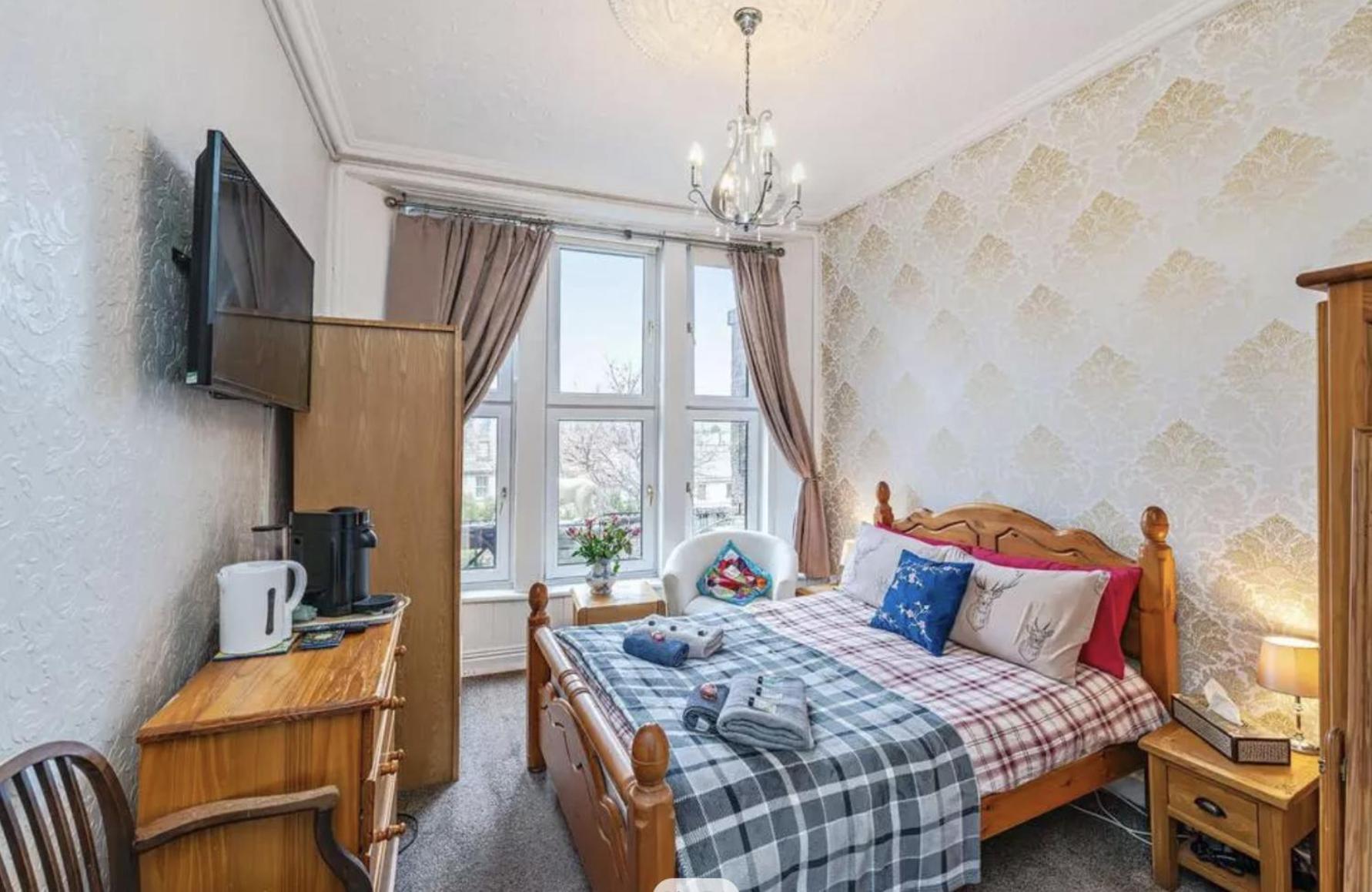 Castle Walk Bed & Breakfast 3*